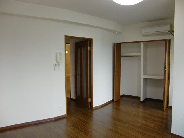 花りんごの洋室|イメージ画像になります。
反転の場合もあります。