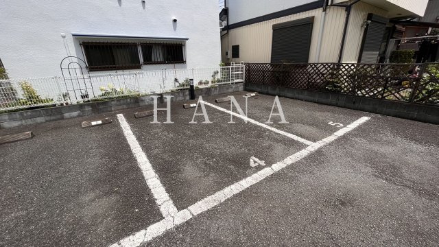 メルベーユの駐車場