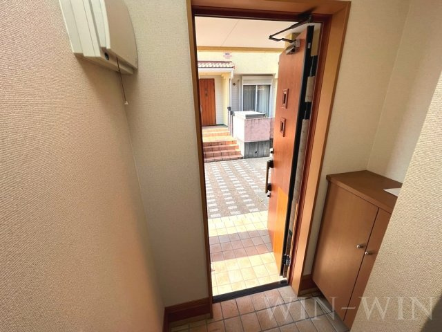 レガーロカルド Bの玄関