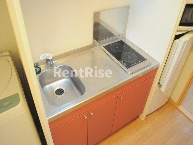 レオパレス開花のキッチン|安心安全の電気コンロ、加熱力はばっちりのラジエントヒーター！