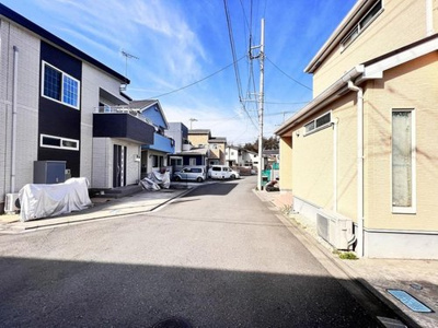 【前面道路含む現地写真】 | ●リノベーション×４LDK×全室南向き×Wカースペース●綾瀬市上土棚北４丁目