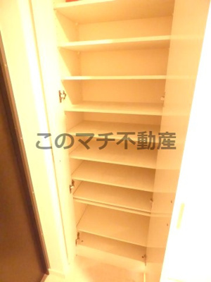 【収納】 | エスポワール参番館(エスポワールサンバンカン) | 別号室の写真になります。現況優先。