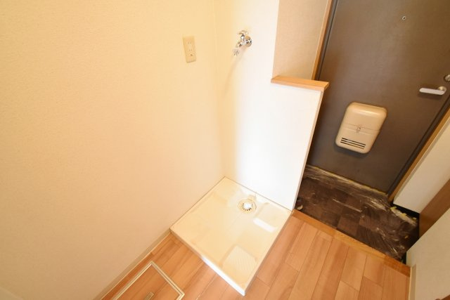 フレースヴィルの玄関|室内洗濯パン