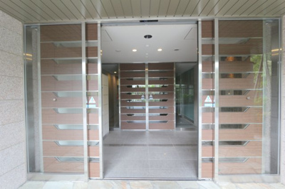 【エントランス】 | リラフォート千里中央