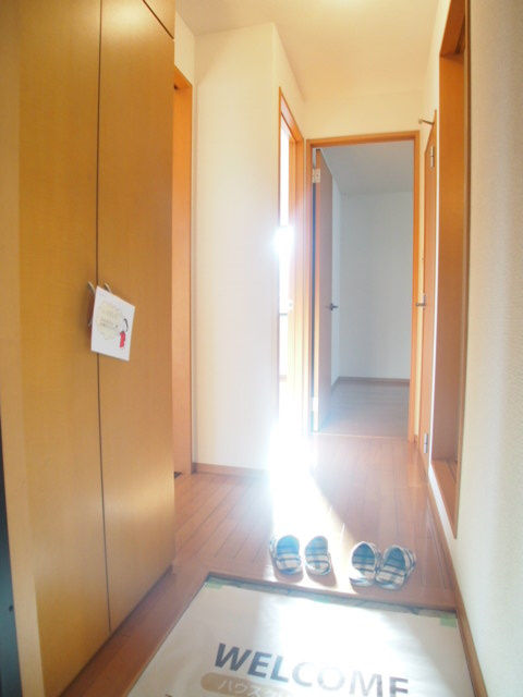 フロイデ若葉の玄関