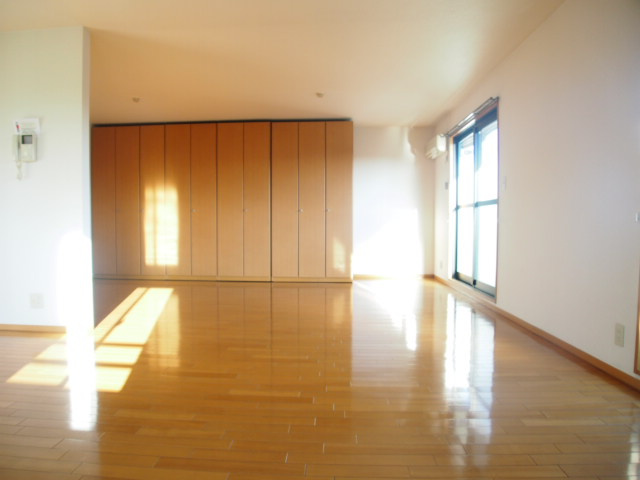 フロイデ若葉の居間・リビング