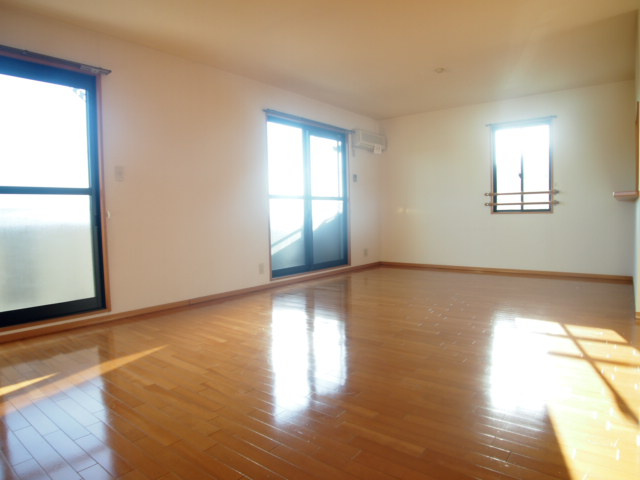 フロイデ若葉の居間・リビング