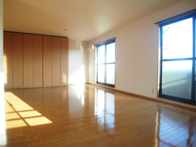 フロイデ若葉の居間・リビング