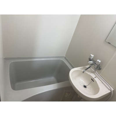 【浴室】 | K.Y.O.N