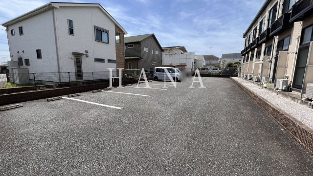 レオパレスアイステイの駐車場
