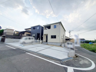 【前面道路含む現地写真】