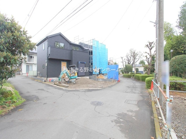 Livele Garden.S　あきる野油平第3期　全2棟　2号棟　の前面道路含む現地写真