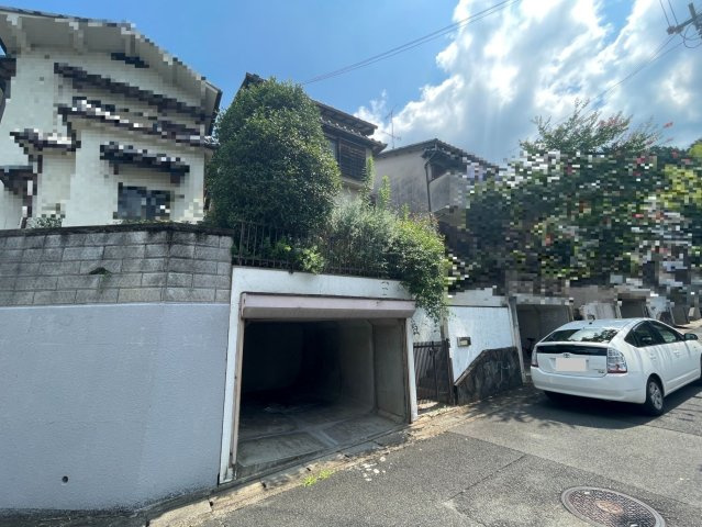 令和５年６月リフォーム済み●陽当たり良好の南向き●全居室収納収納あり４ＤＫ●伏見区醍醐南端山町の前面道路含む現地写真|前道含む現地