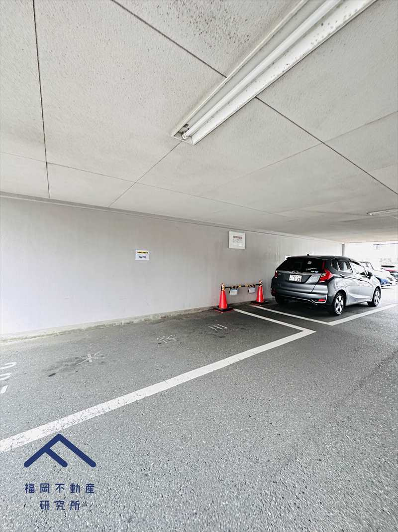 アークソピア香椎南A棟の駐車場