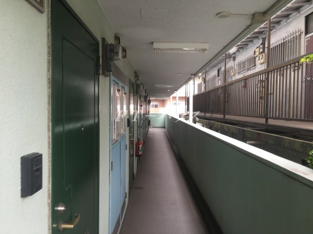 船橋市習志野台４丁目のアパートのロビー