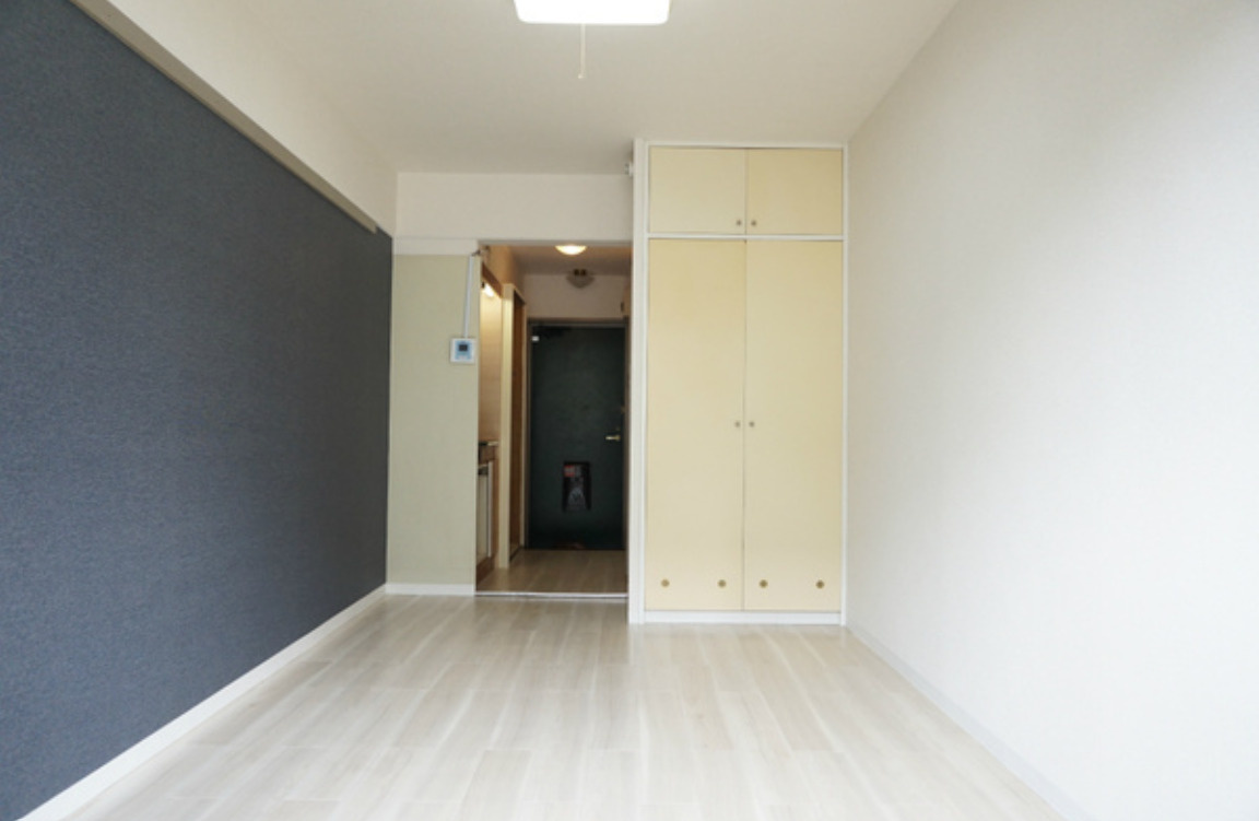 船橋市習志野台４丁目のアパートの居間・リビング