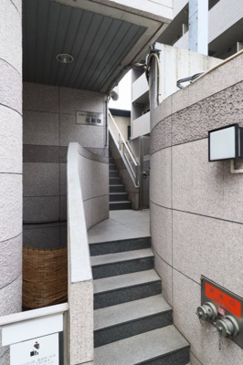 【エントランス】 | コモドスクウエア北新宿