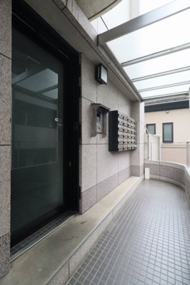 【エントランス】 | コモドスクウエア北新宿