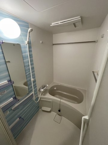 セレニテ本町東リアンの浴室
