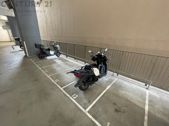 バイクをとめられる駐輪場
