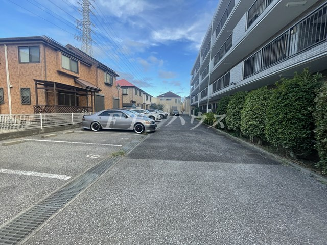 ソイ・コート幕張の駐車場