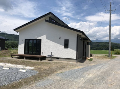 【前面道路含む現地写真】 | 佐久市甲中古住宅