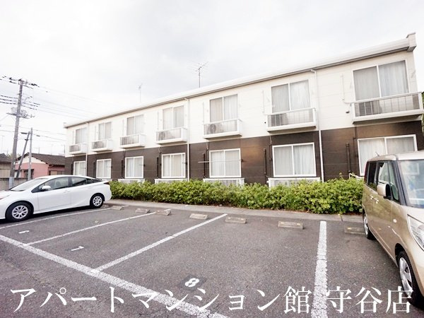 レオパレス夢の駐車場