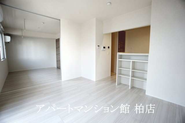 ラシーヌAの居間・リビング