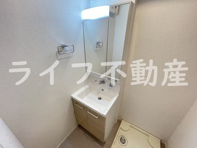 カーサ・オストロの独立洗面台|独立洗面台、朝の身支度には欠かせません