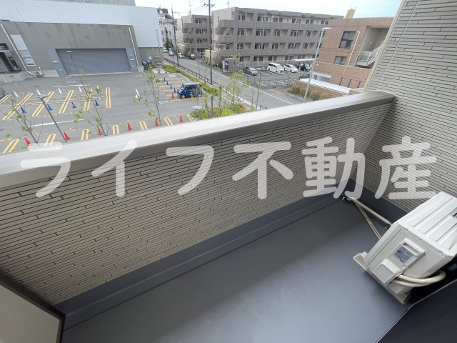 カーサ・オストロのバルコニー|落ち着いた時間を過ごせるバルコニーです