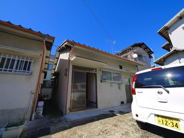 奈良市疋田町２丁目倉庫の外観