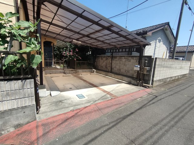 岩槻区原町戸建の駐車場|駐車場です