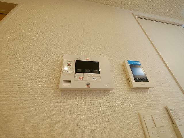 アヴニールのセキュリティ|お顔が見えるモニター付きインターホン