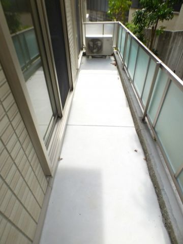グリーンレジデンス岡本のバルコニー