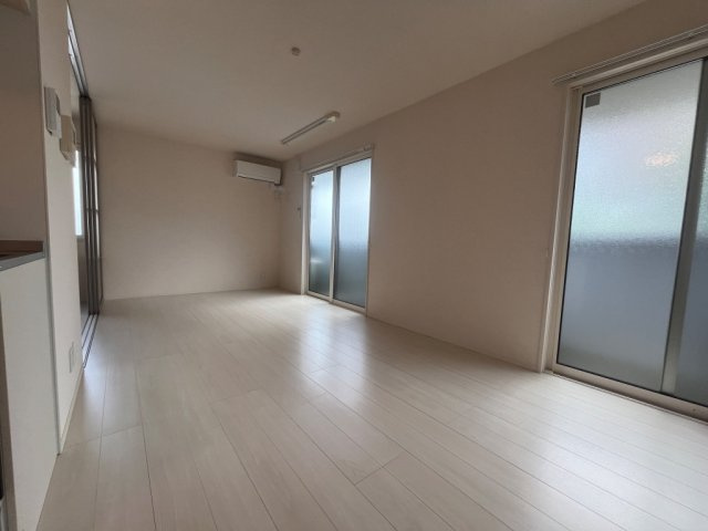 グリーンレジデンス岡本の居間・リビング