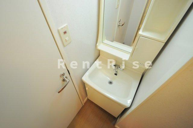 レオパレスシャトーの洗面所