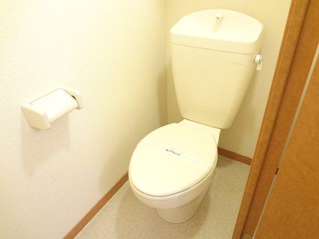 レオパレスサンハイツエイトのトイレ