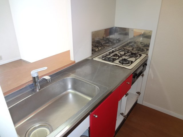 レオパレスサンハイツエイトのキッチン