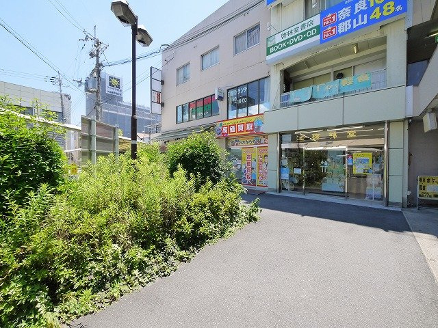 マルセイビル郡山のエントランス