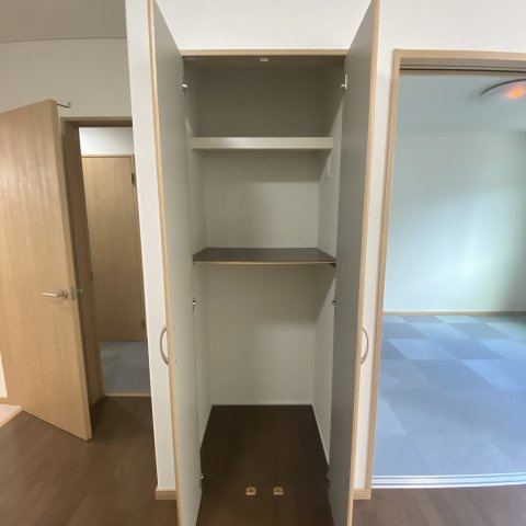 リヴァーハイツ輪西の収納