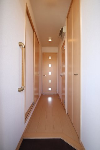【玄関】 | リヴェール日置
