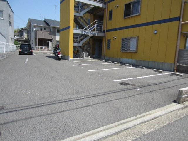 【駐車場】