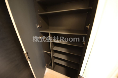 【玄関】 | プレサンス大手前ピリオド | ゆったりとした玄関です