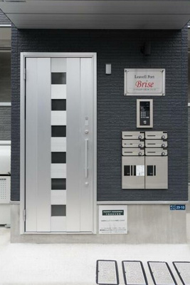 【エントランス】 | リーヴェルポート四ツ木Brise