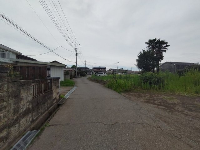 高崎市棟高町売地 A区画の前面道路含む現地写真