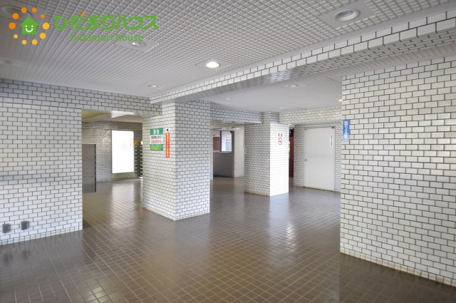 蓮田市馬込6丁目　中古マンション　蓮田ビューパレーA棟のエントランス