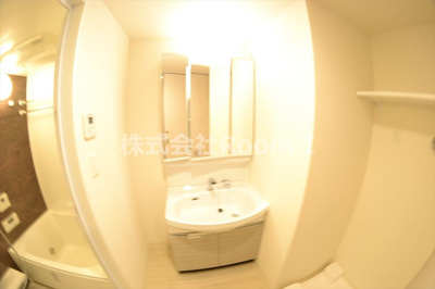 【洗面所】 | プレサンス心斎橋ニスト | 忙しい朝には欠かせない洗面所です