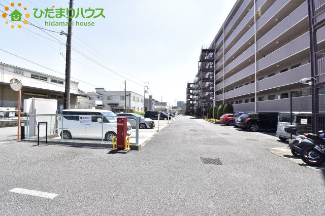 北区宮原町1丁目　中古マンション　ファミール大宮宮原壱番館の駐車場