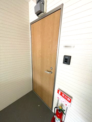 ALEGRIA寝屋川平池町の玄関