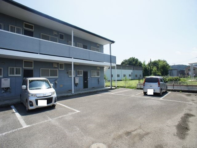 【駐車場】 | モミヤマハイツ | 駐車場2台使用可能です。